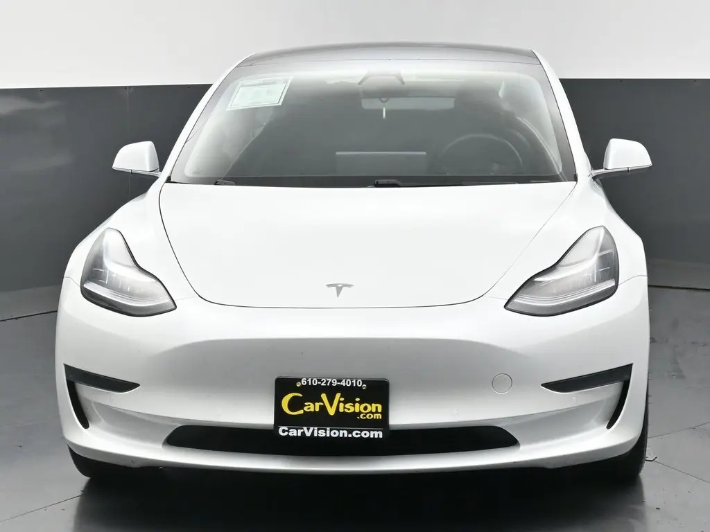 2020 Tesla Model 3 Standard Range Plus photo 4