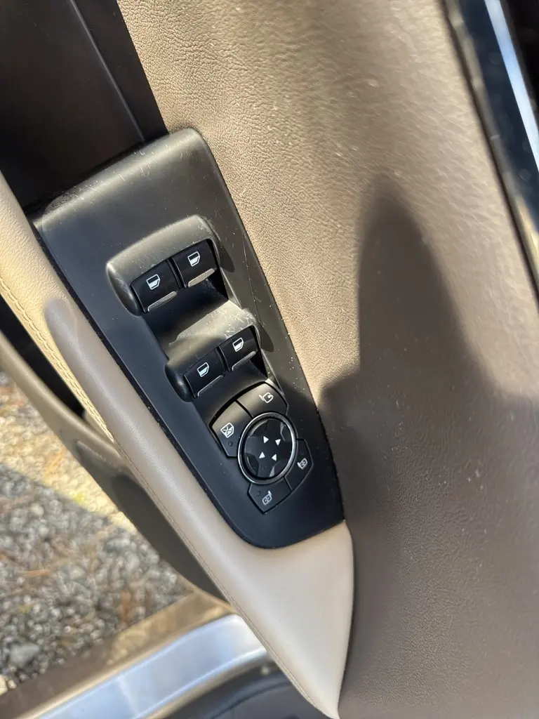 2021 Lincoln Nautilus Reserve photo 3