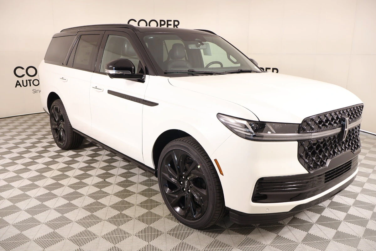 2027 Lincoln Navigator
