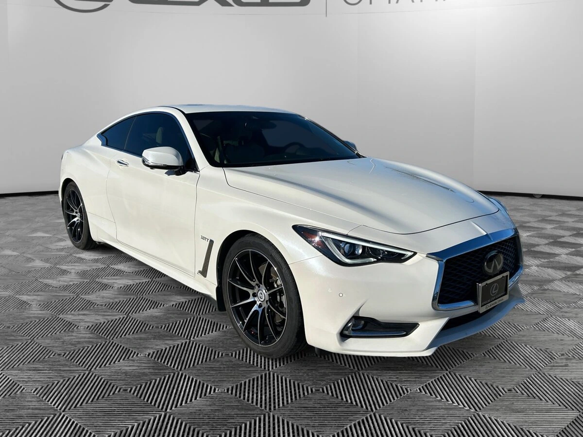2021 INFINITI Q60 Coupe LUXE's photo