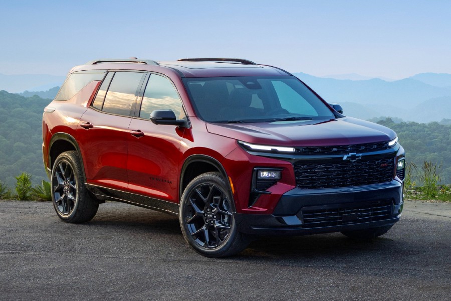 2026 Chevrolet Traverse Exterior Passenger Side Front Profile
