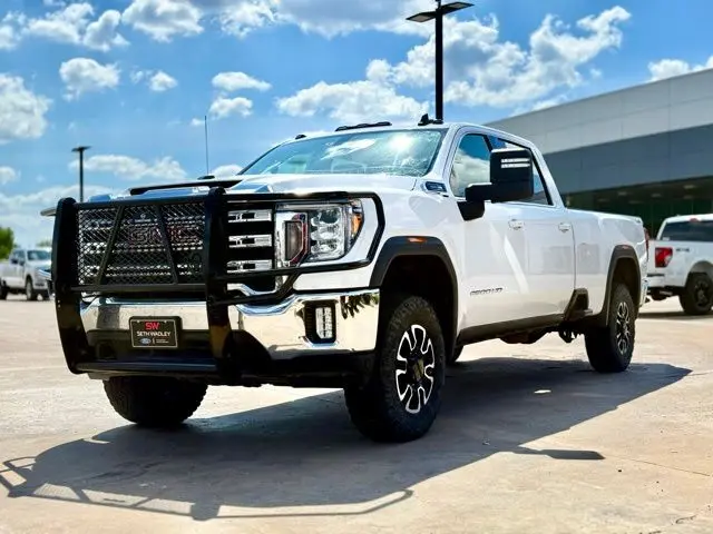 2020 Gmc Sierra SLE photo 3