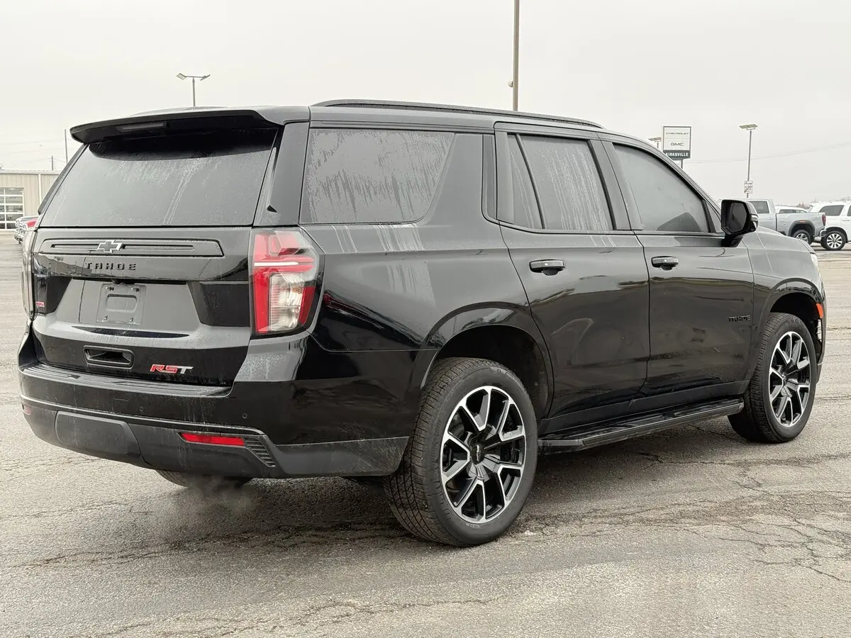 2024 Chevrolet Tahoe RST photo 3