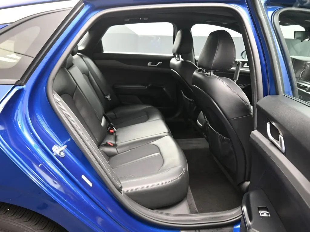 2022 Kia K5 GT-Line photo 16