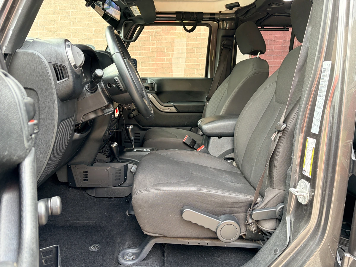 2017 Jeep Wrangler Unlimited Sport - Photo 12
