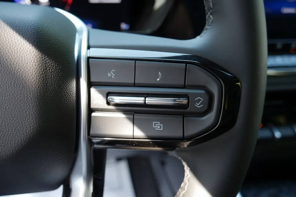 2026 Chevrolet Colorado LT photo 12