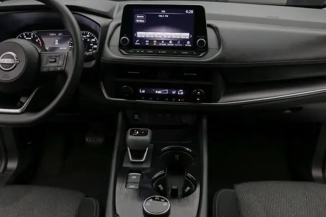 2024 Nissan Rogue SV photo 25