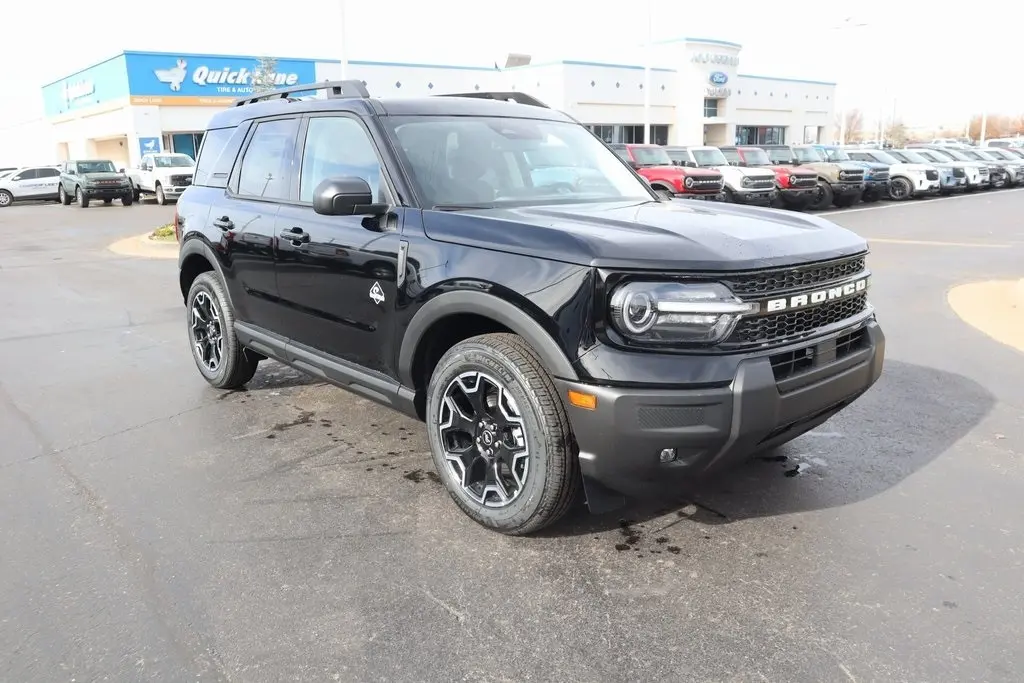2025 Ford Bronco Sport Outer Banks's photo