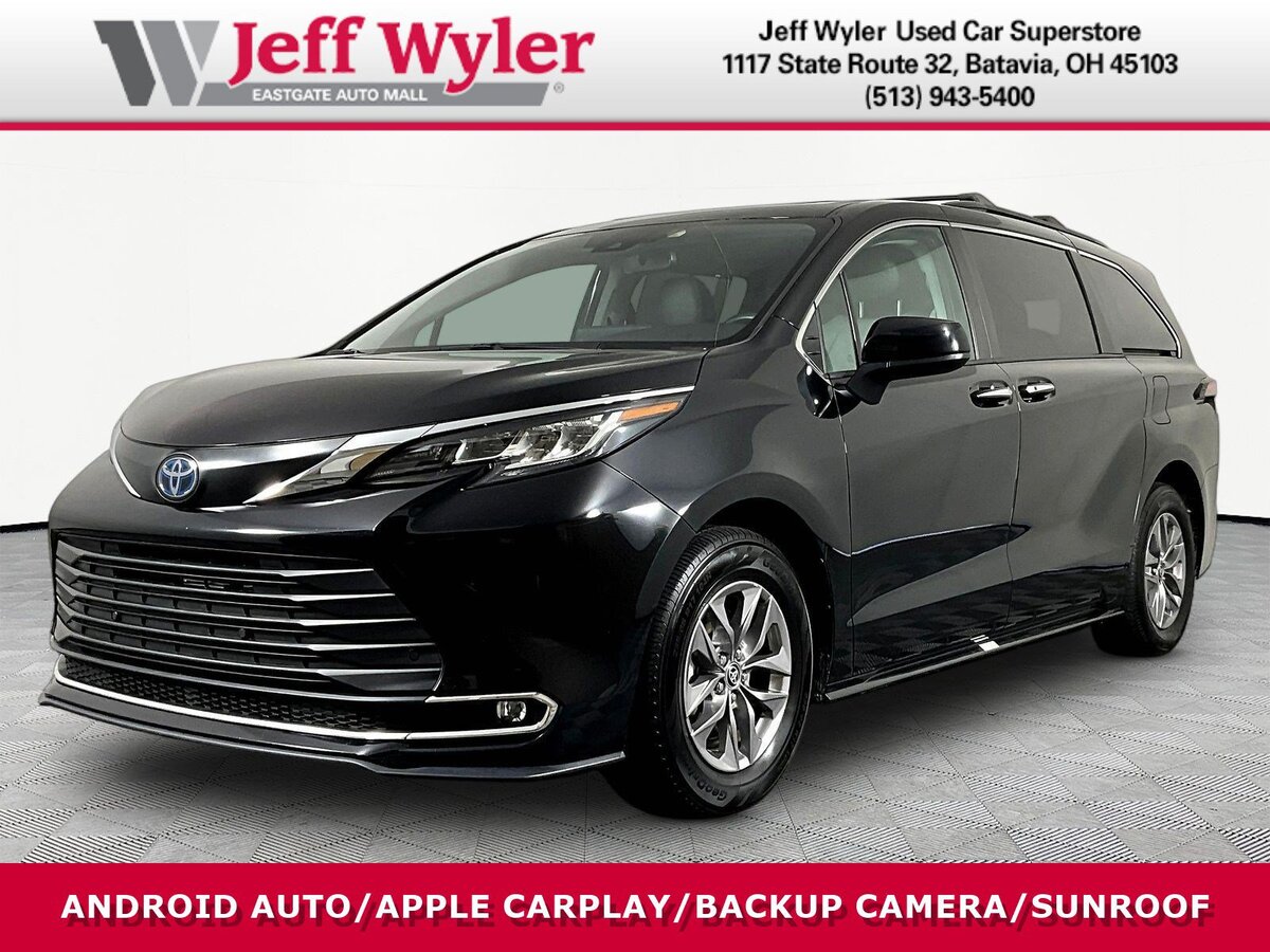 2023 Toyota Sienna XLE FWD 8-Passenger