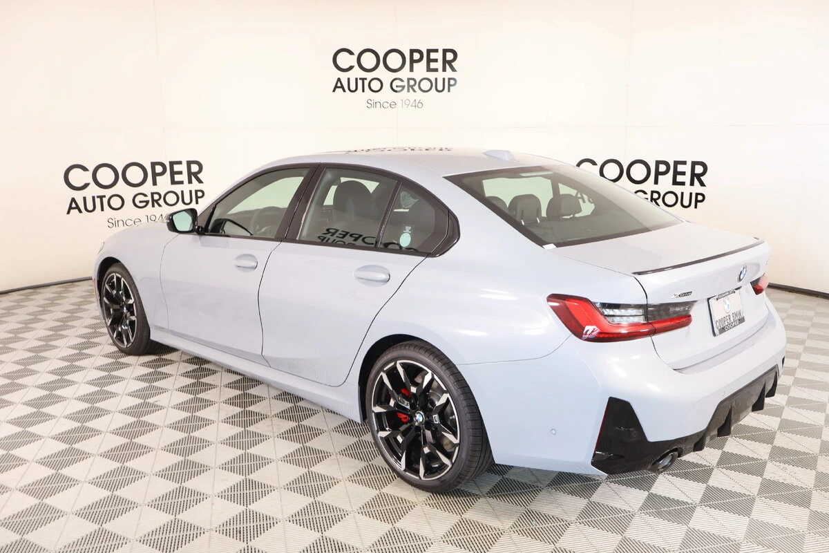2026 BMW 3 Series 330i - Photo 23