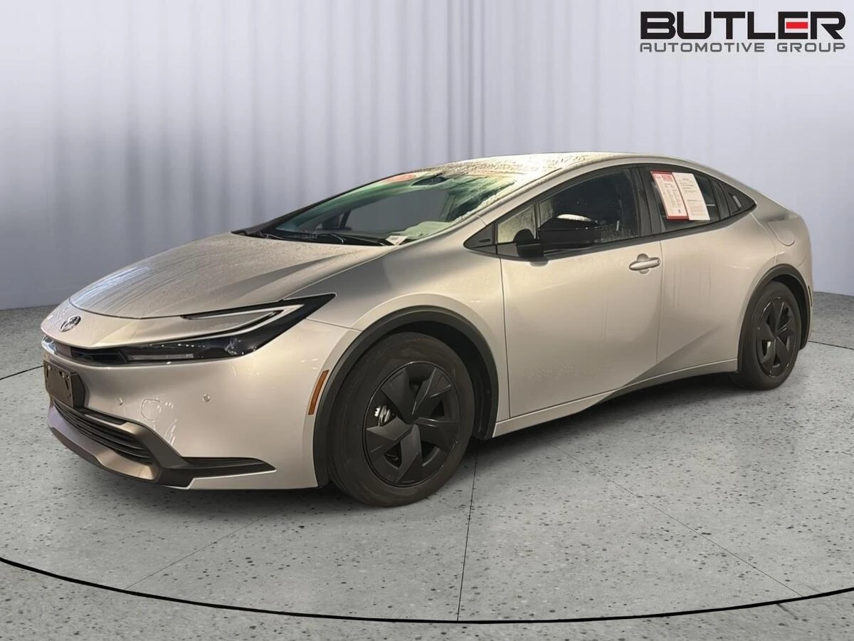 2025 Toyota Prius LE