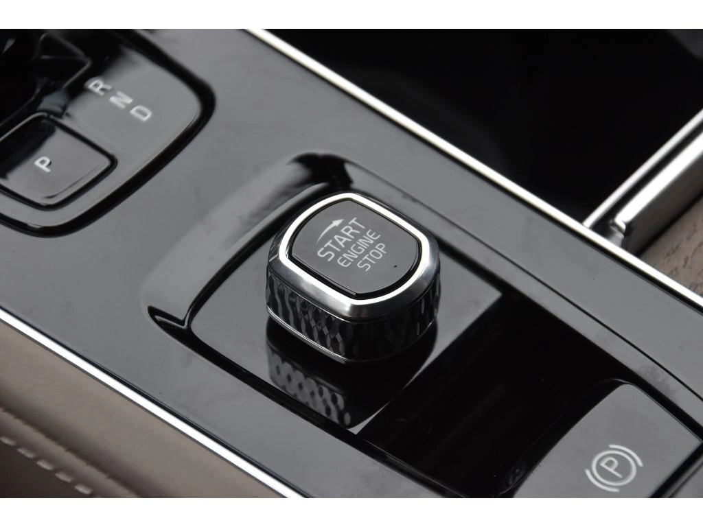 2026 Volvo - image 35