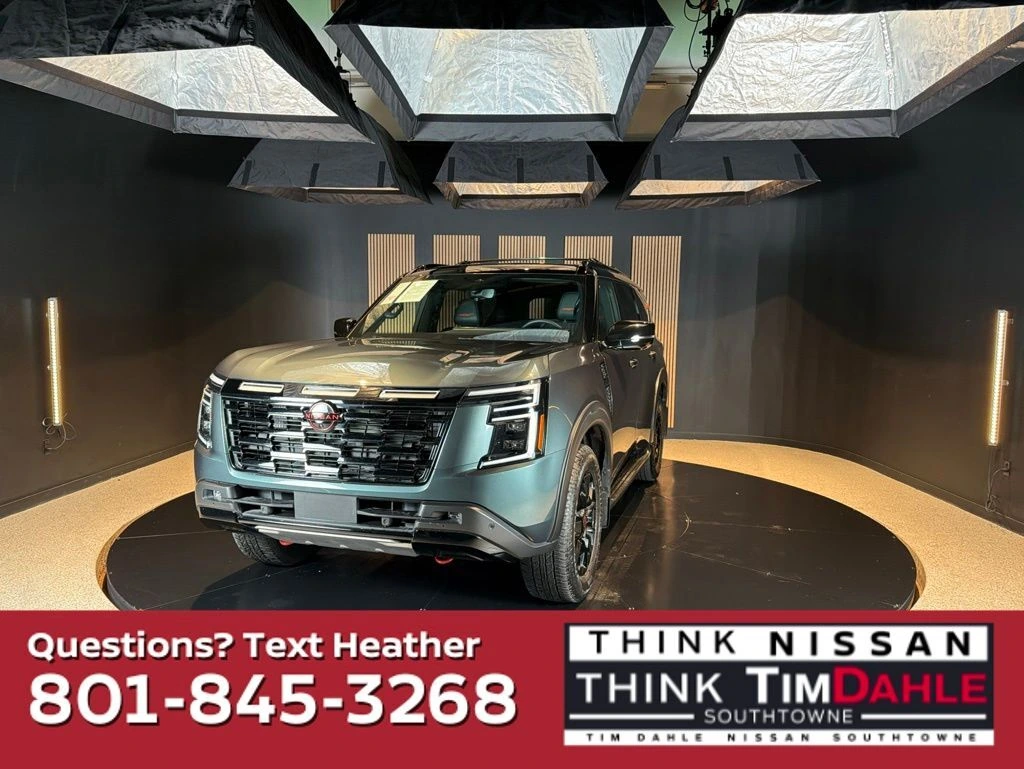 2025 Nissan Armada PRO-4X 4X4's photo