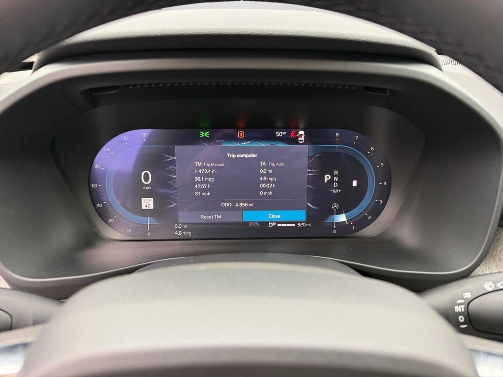 2025 Volvo - image 26