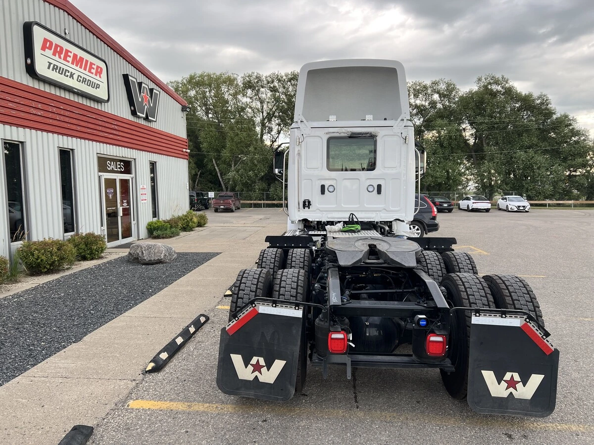 2027 Western Star 47X — photo 4