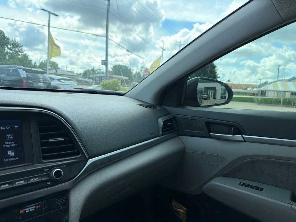 2020 Hyundai Elantra SEL - Photo 25
