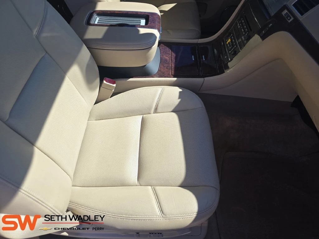 2013 Cadillac Escalade Luxury - Photo 10