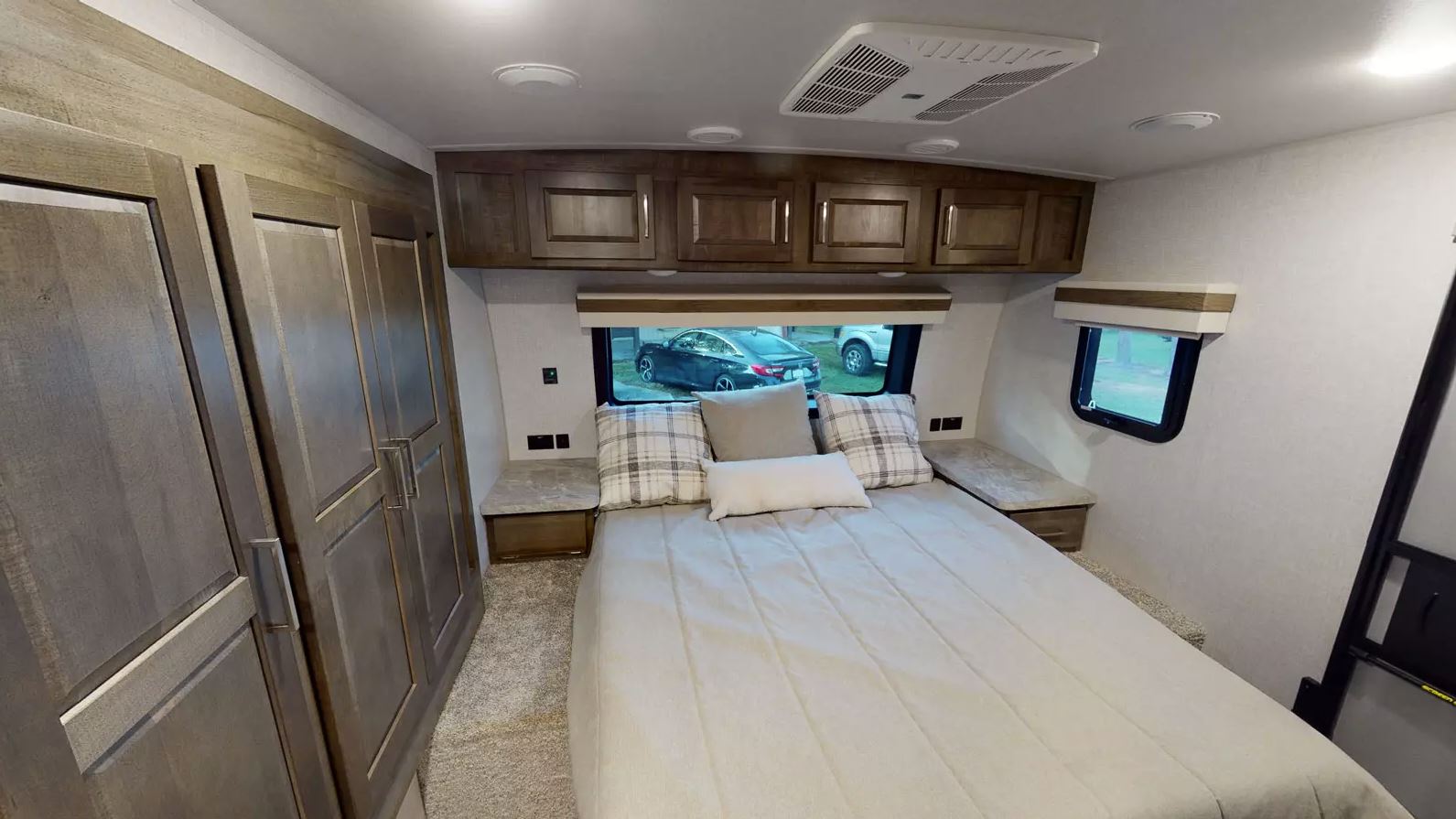 Rockwood Ultra Lite Travel Trailer 2706WS master bedroom