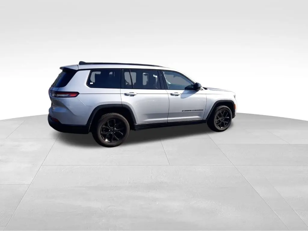 2024 Jeep Grand Cherokee Altitude photo 7