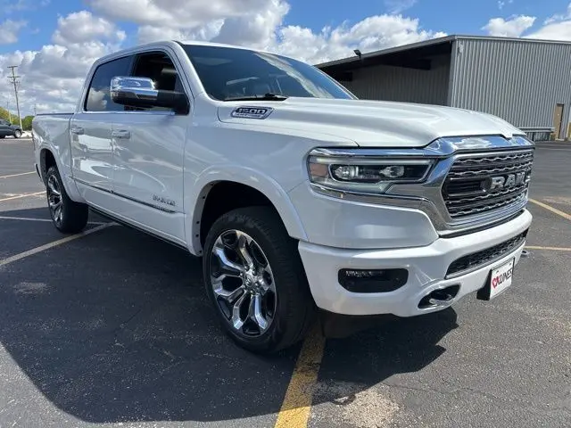 2023 Ram 1500 Limited photo 2