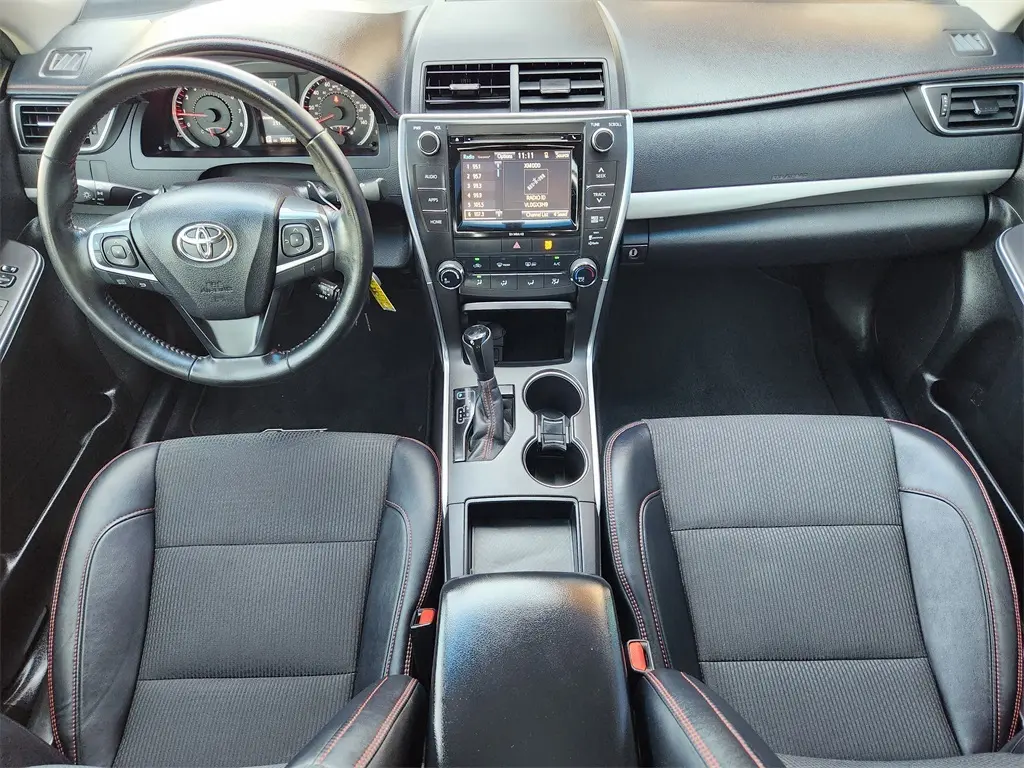 2016 Toyota Camry Base photo 17