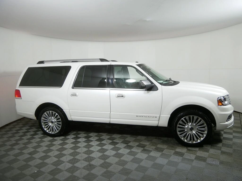 Used 2015 Lincoln Navigator Base with VIN 5LMJJ3JT4FEJ14180 for sale in Golden Valley, Minnesota