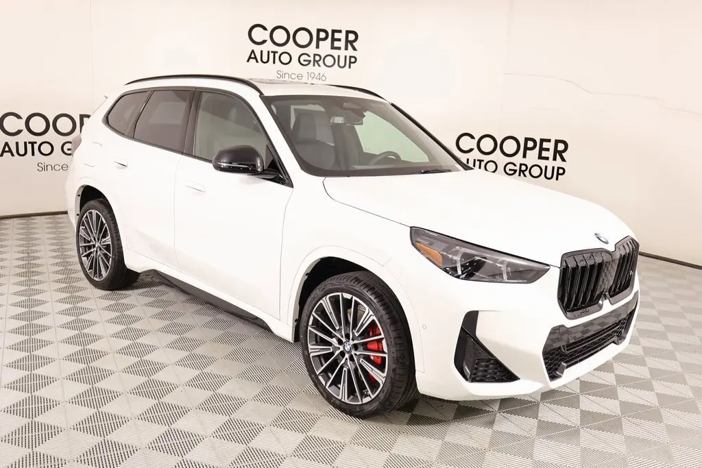 2026 BMW X1 28i's photo