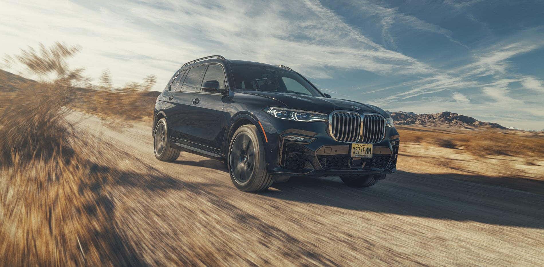 Hero image showcasing the BMW X7.