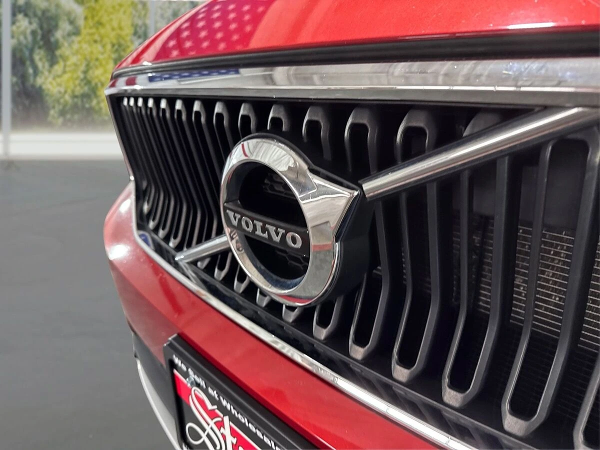 2021 Volvo - image 22
