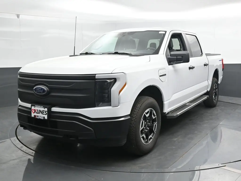 2023 Ford F-150 Lightning photo 4