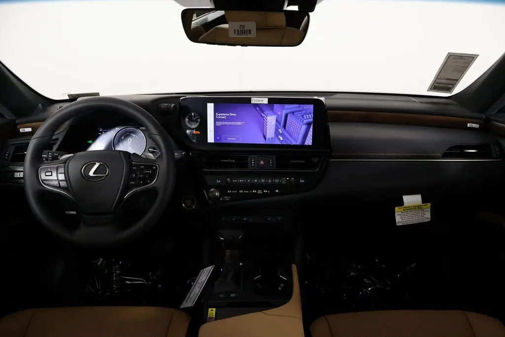 2025 Lexus ES 300h photo 4