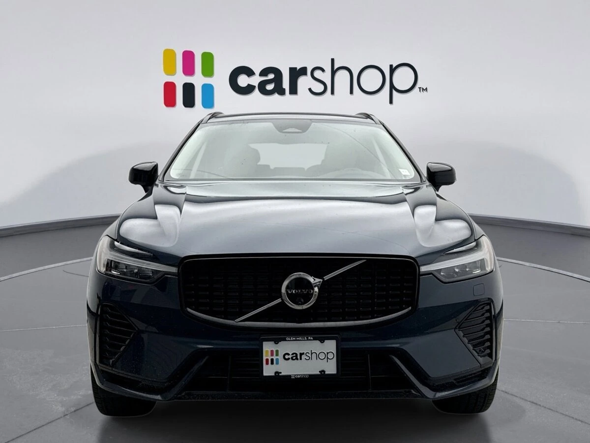 2025 Volvo - image 8