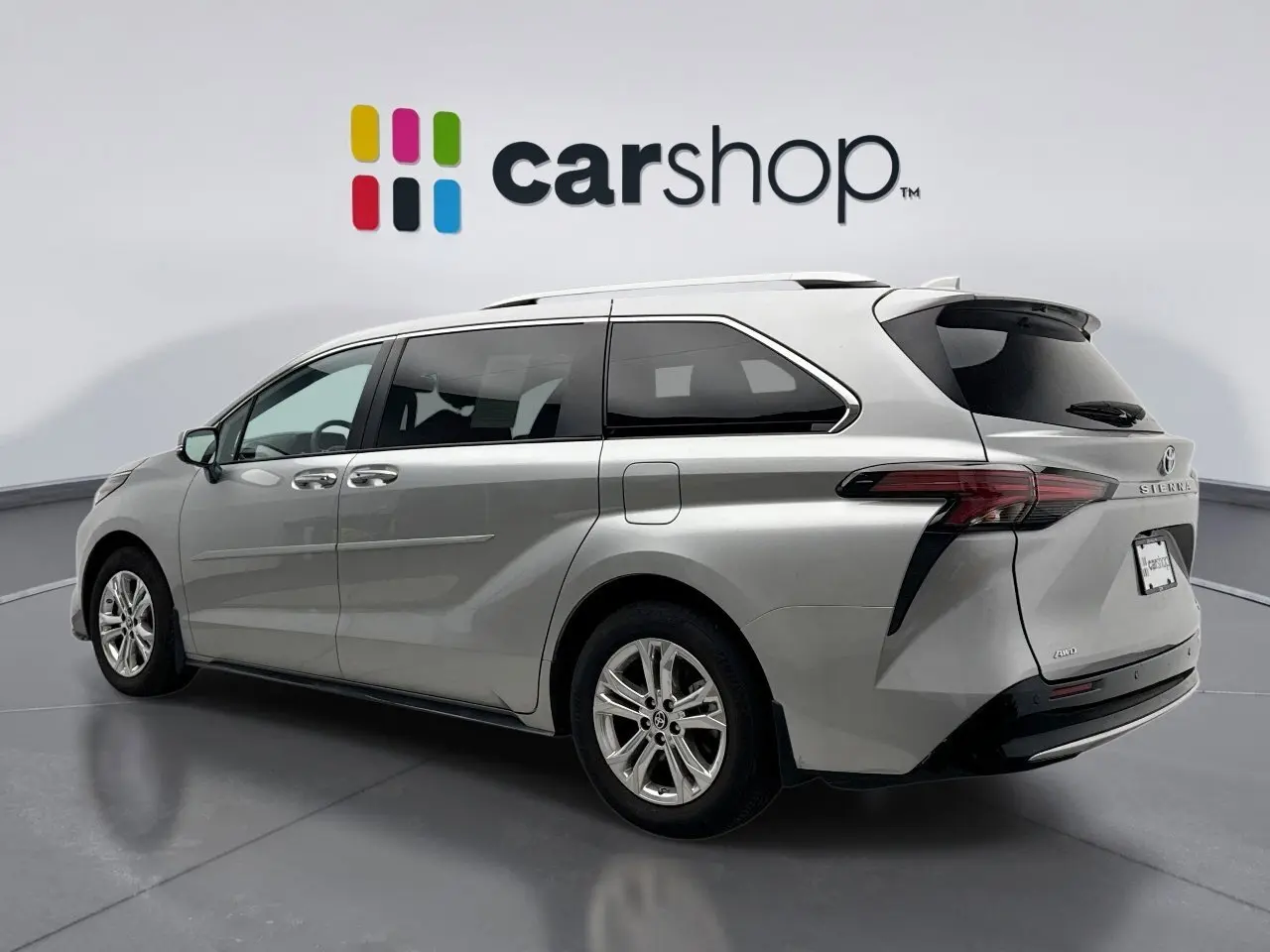 2023 Toyota Sienna Platinum photo 3