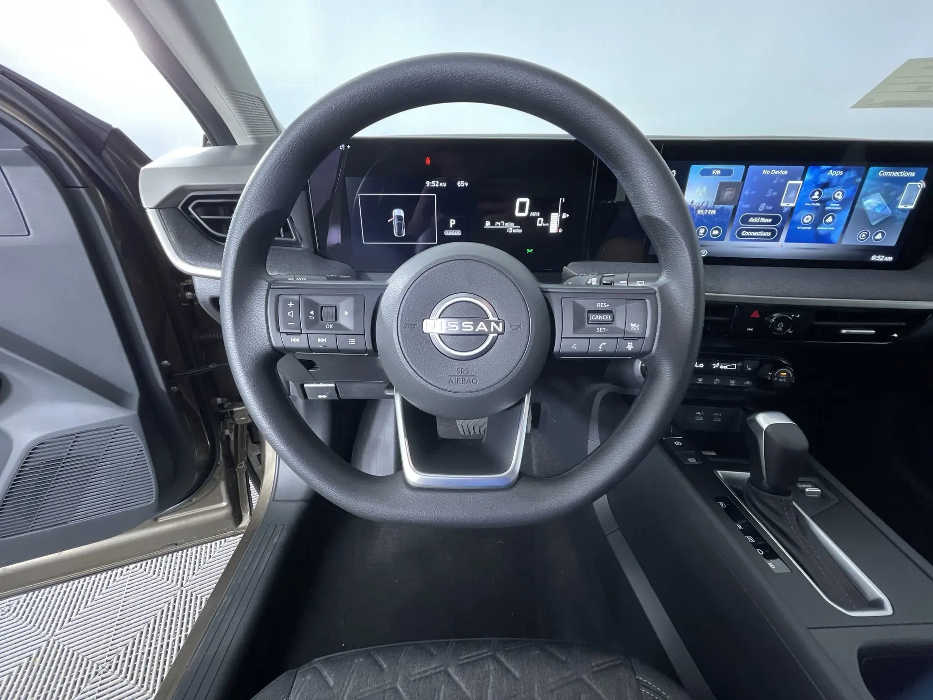 2026 Nissan Kicks SV photo 13