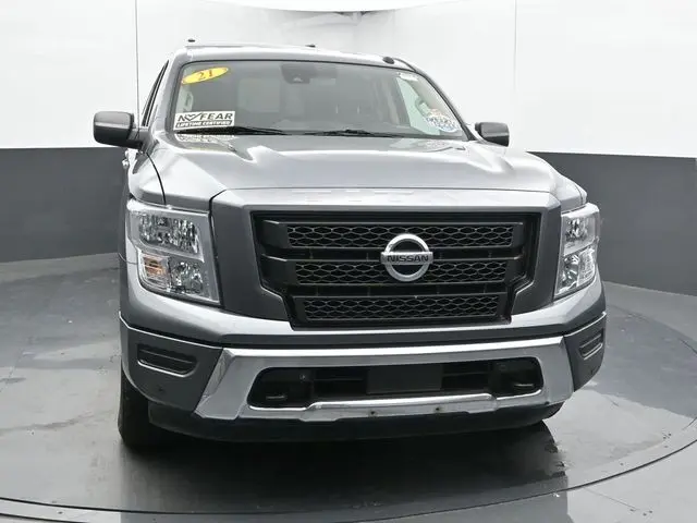 2021 Nissan Titan SV photo 3