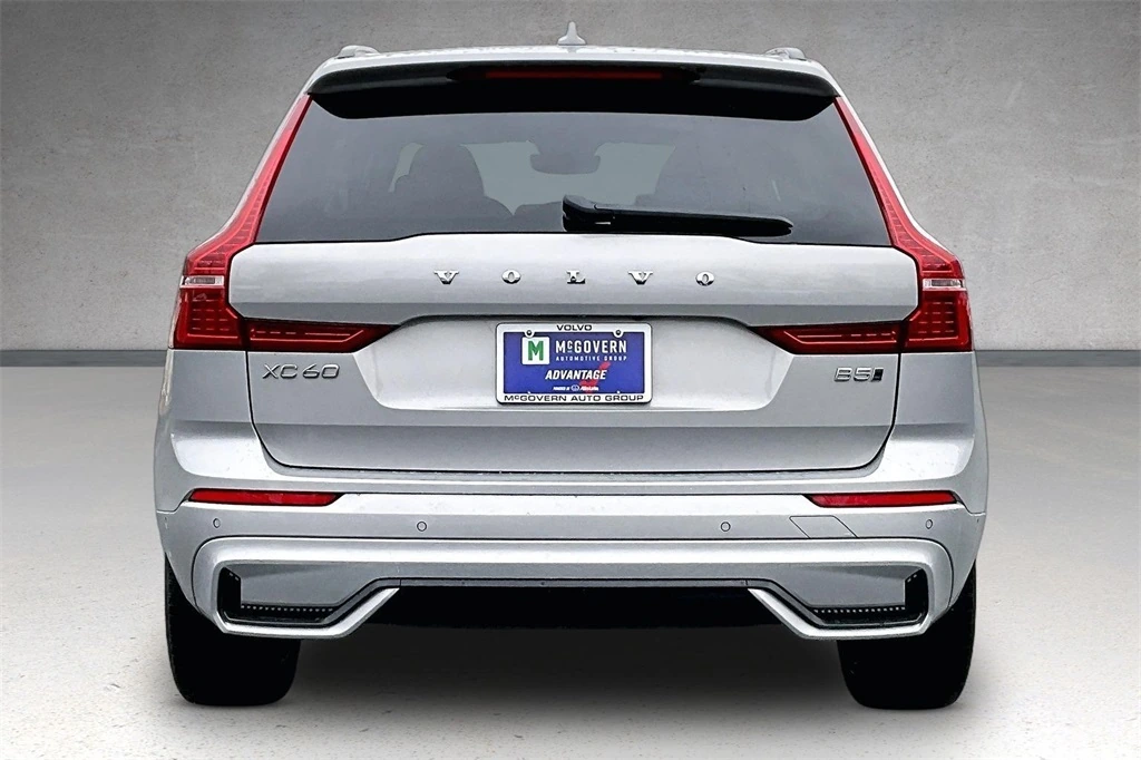 2024 Volvo - image 5