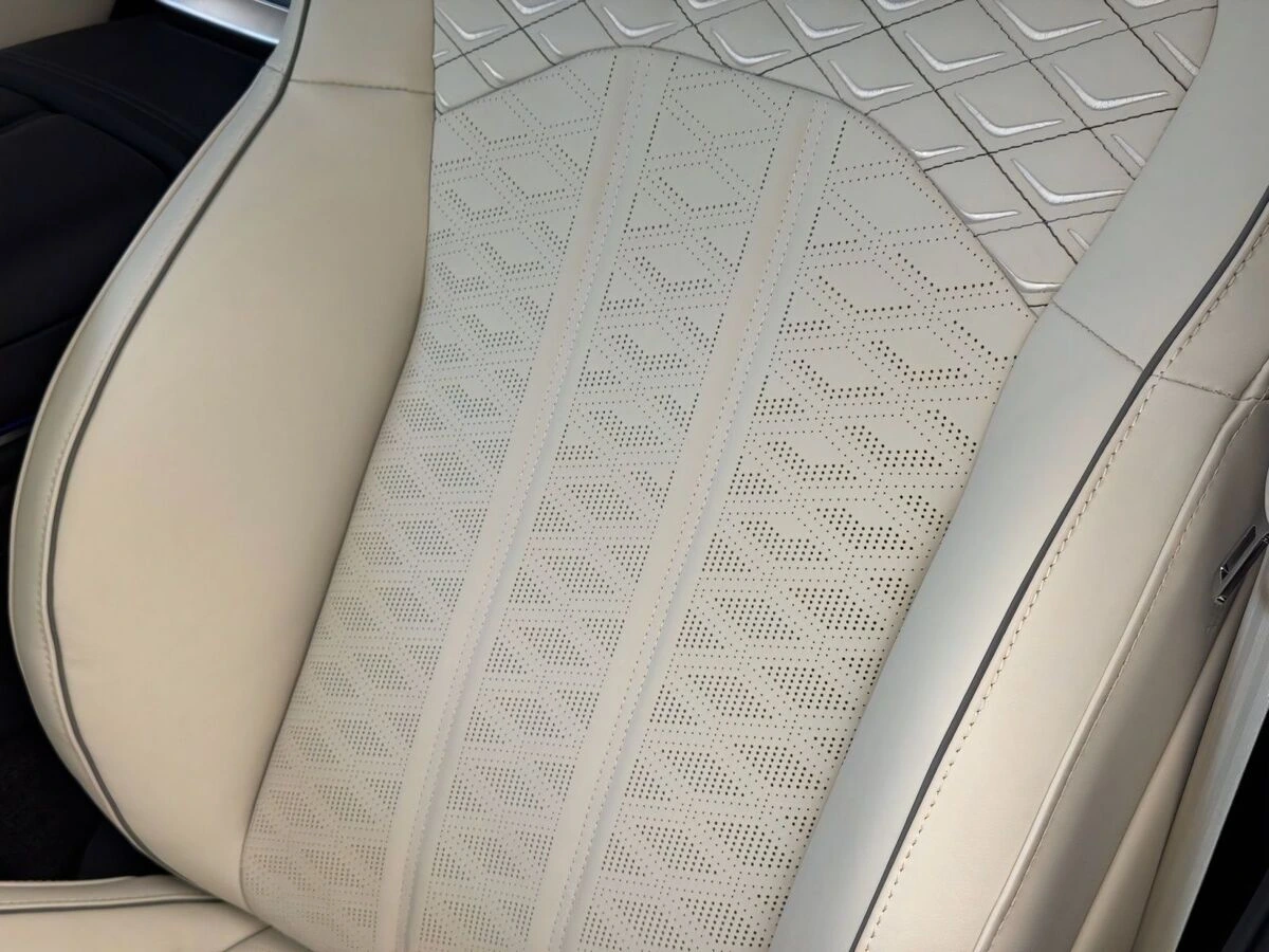 2026 Bentley Flying Spur Speed - Photo 6