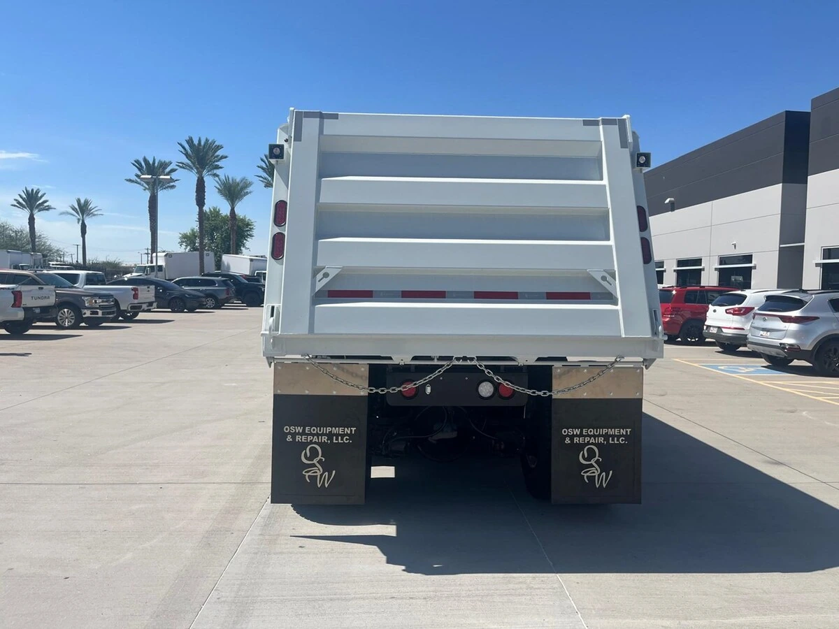2027 International HX — photo 4