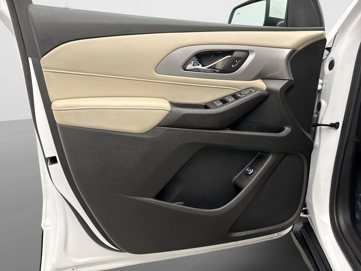 2023 Chevrolet Traverse 3LT - Photo 9