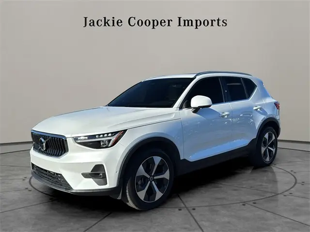 2023 Volvo XC40 Ultimate's photo