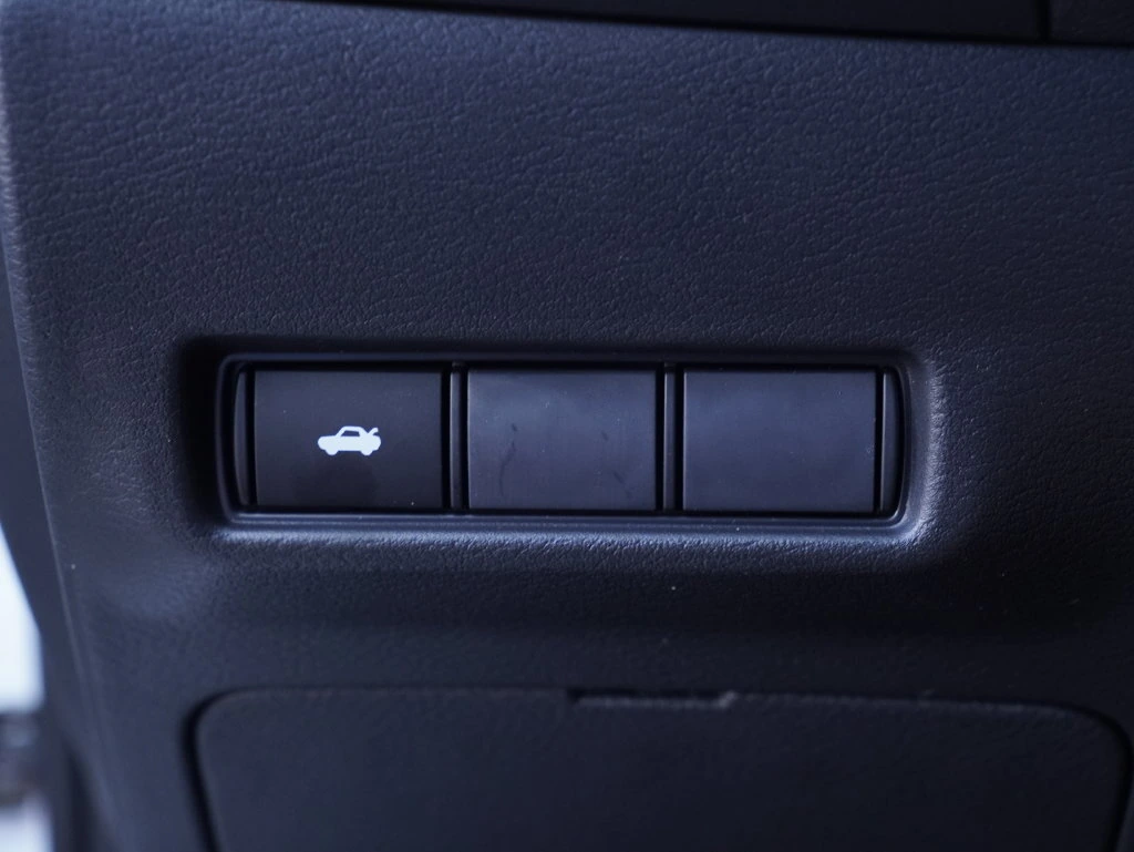 2026 Nissan Sentra SR - Photo 11