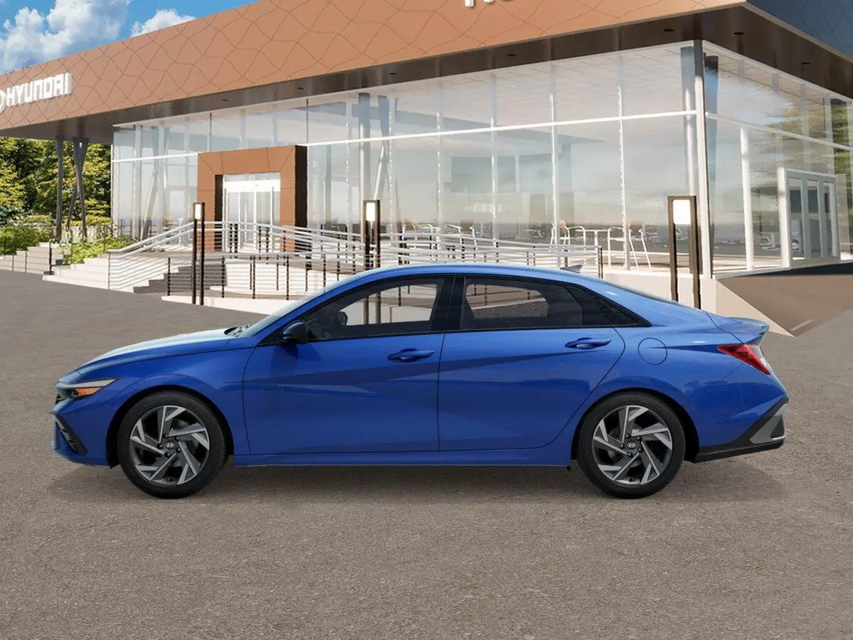 2026 Hyundai Elantra SEL Sport photo 2