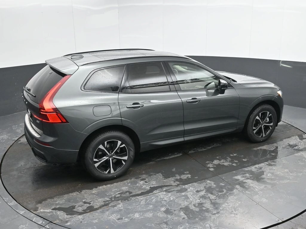 2026 Volvo - image 31