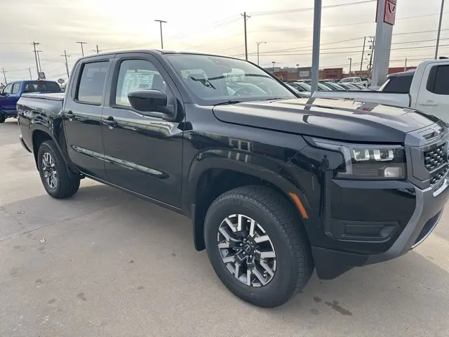 2026 Nissan Frontier SV photo 3