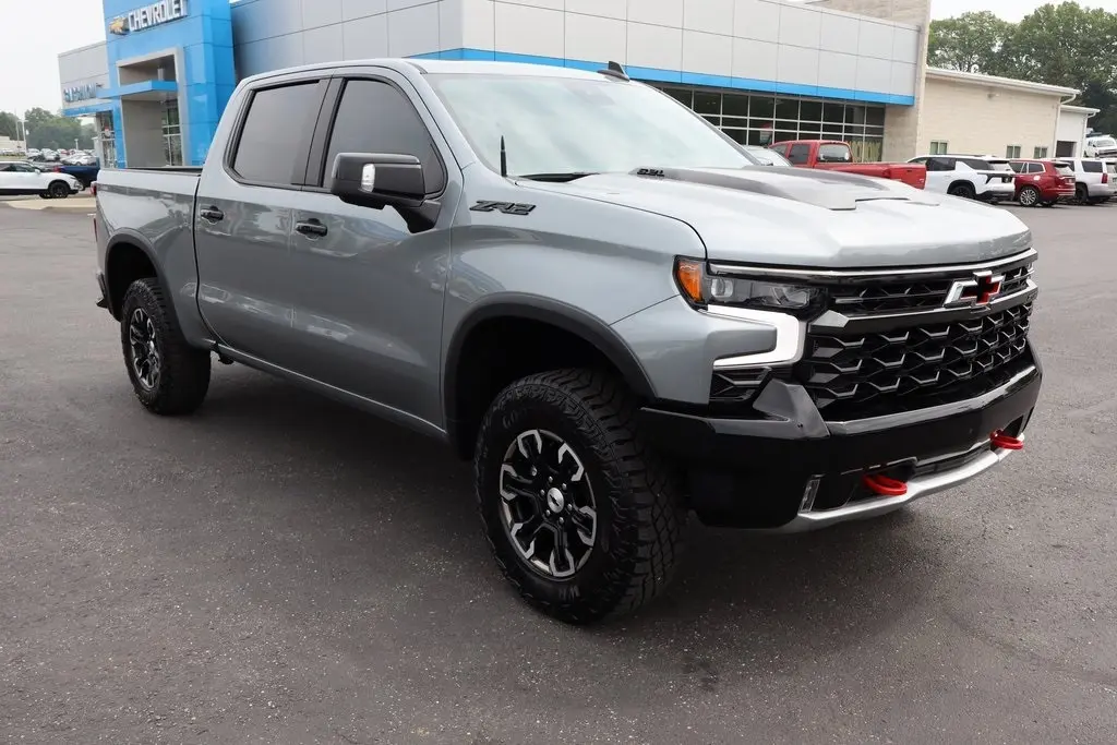 Used 2023 Chevrolet Silverado 1500 ZR2 with VIN 3GCUDHELXPG331164 for sale in Atwater, OH