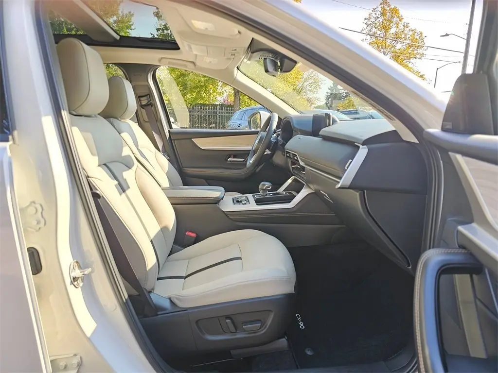 2024 Mazda CX-90 Plug-in Hybrid Premium photo 10