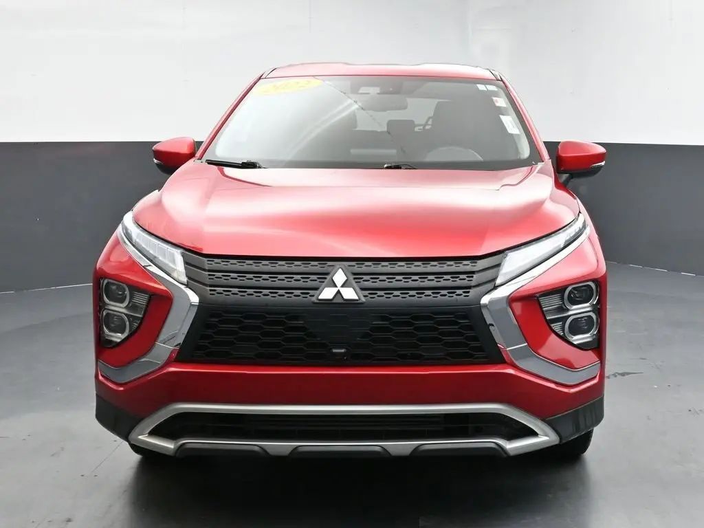 2022 Mitsubishi Eclipse Cross SE photo 3
