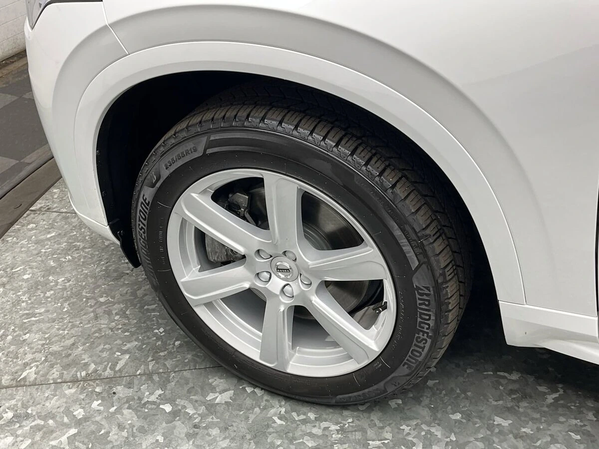 2022 Volvo - image 35