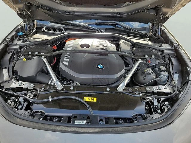 2026 BMW 7 Series 750e - Photo 12