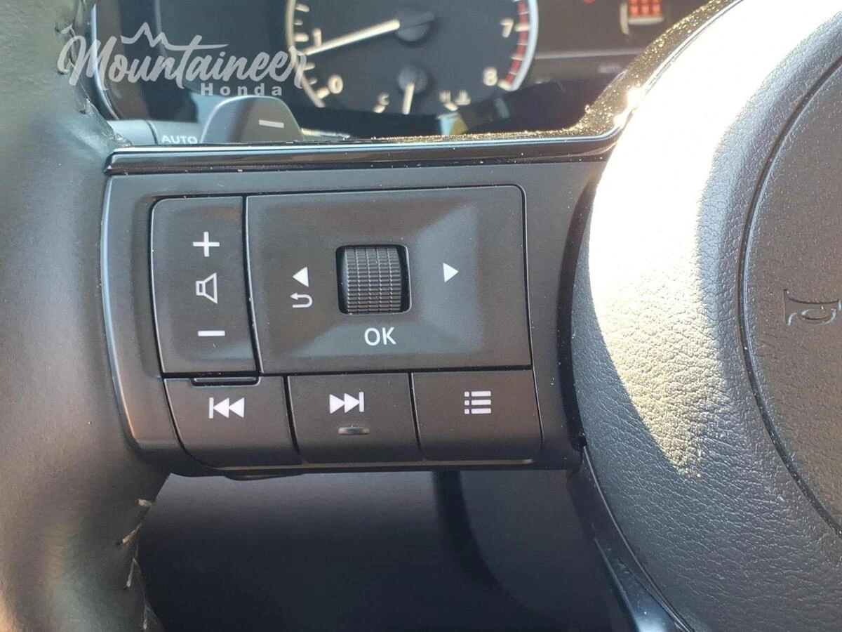 2025 Nissan Pathfinder SL - Photo 33